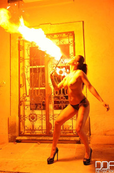 flaming-hot-pussy-sexy-pyromaniac-plays-with-fire-8.jpg