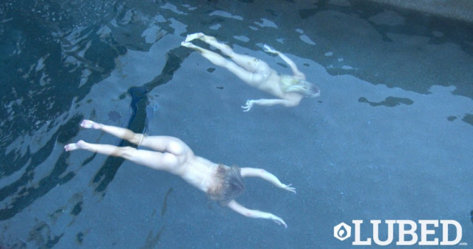 summer-pool-besties-8.jpg